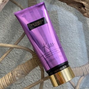 NWT Victoria’s Secret Kiss Lotion